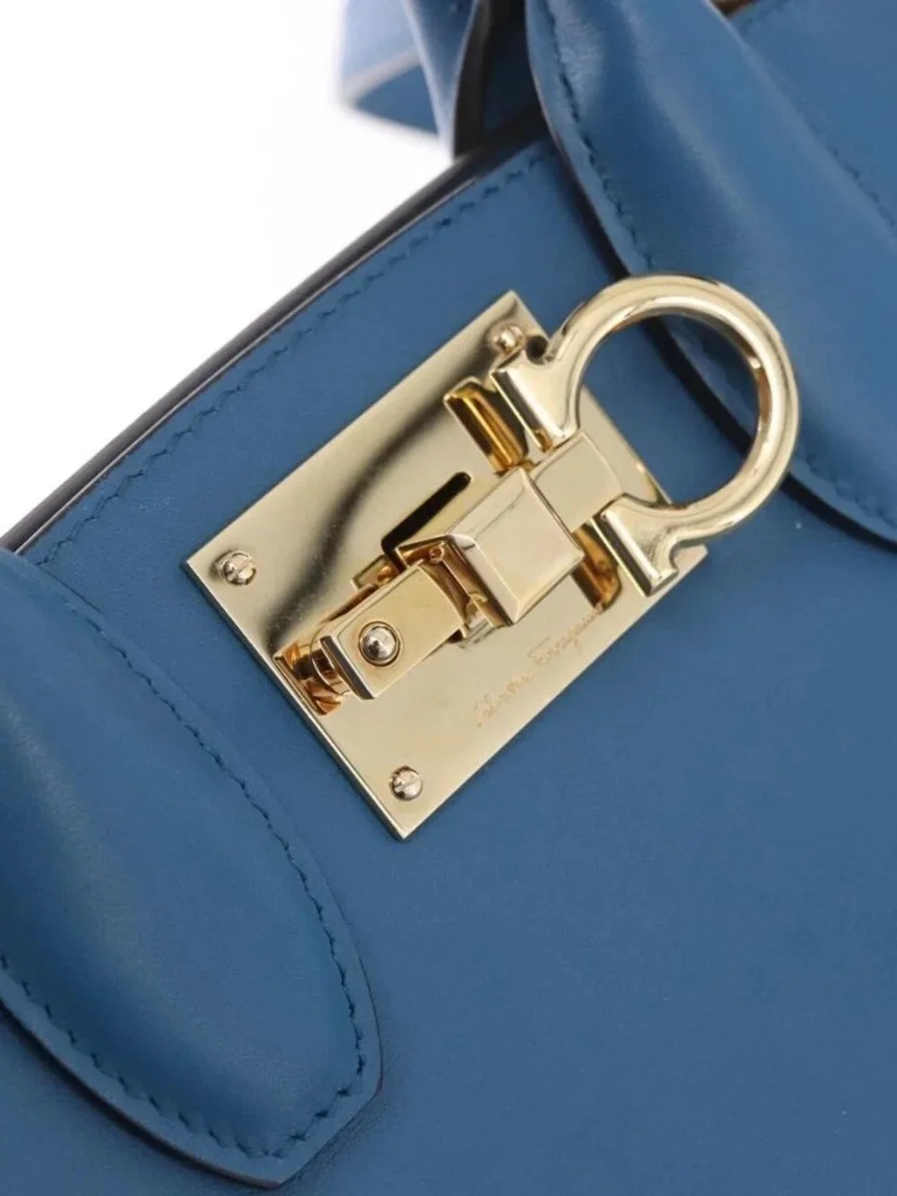 Salvatore Ferragamo Gancini Studio bag Bag Leather 2way Blue Gold Auth ka4871V